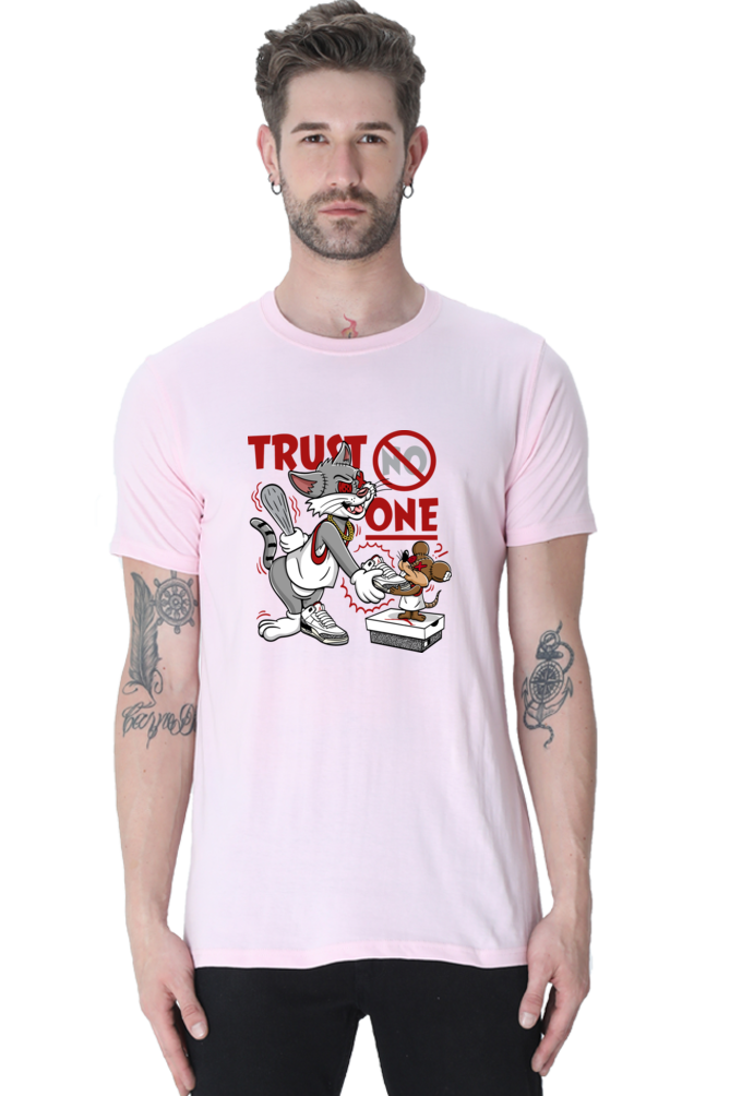 Regular T-Shirt - TRUST NO ONE (LIGHT PINK)